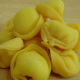 Cappelletti al ragł o in brodo